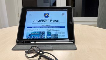 Tablet mit Nachrichten der Gemeinde Poing